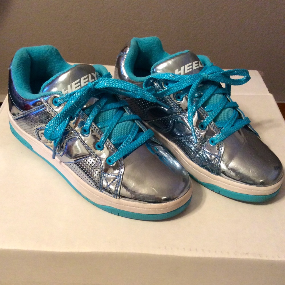 Heelys silver & turquoise rolling lace up skate sneakers Summer big girl’s 5